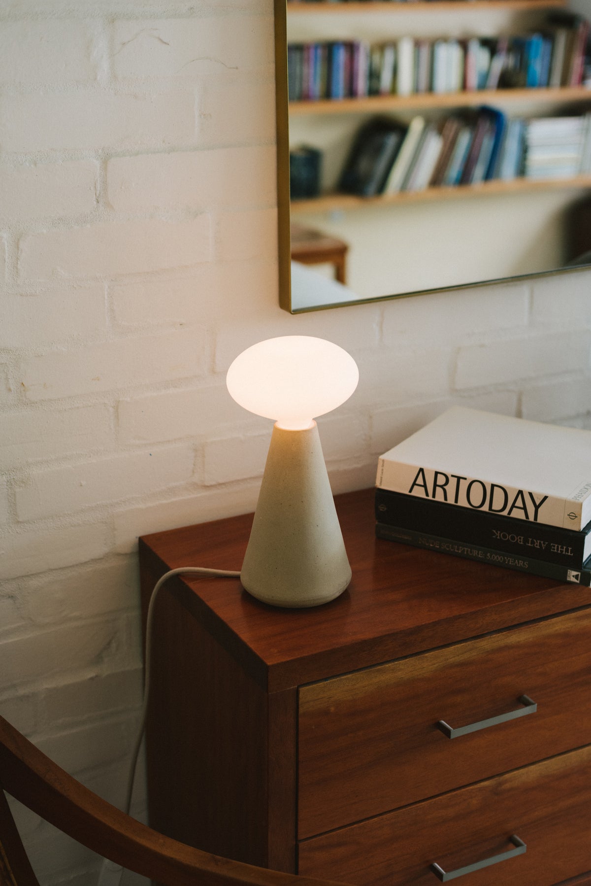 Tumma Lamp + Oval Bulb